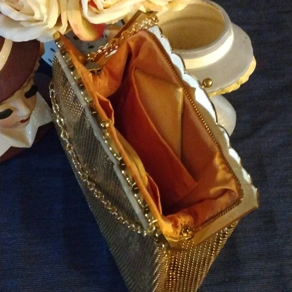 Vintage,Whiting&Davis # 2981,Gold Metallic Evening Bag with Mother of Pearl top. - Picture 14 of 16